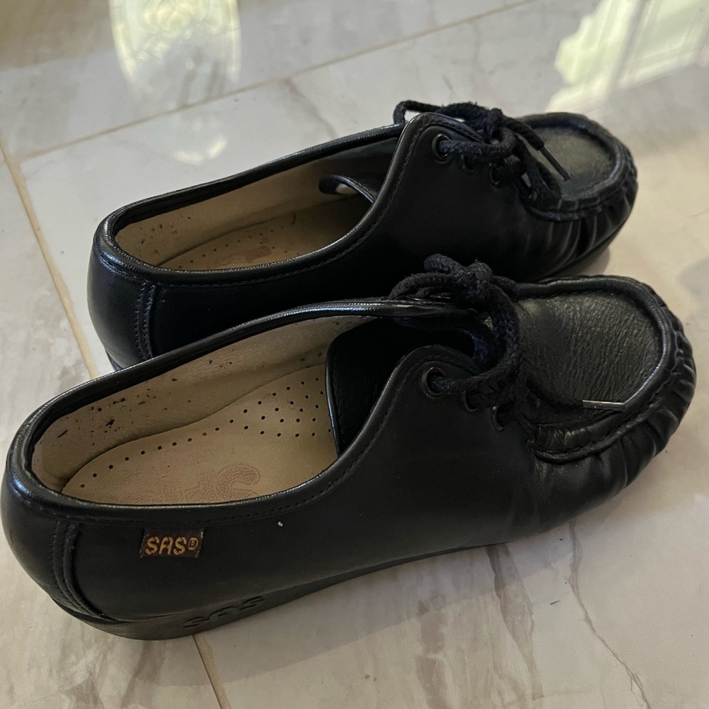 Genuine Sas comfort shoes size 6.5M